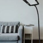 Maxi-loupe éclairante sur pied